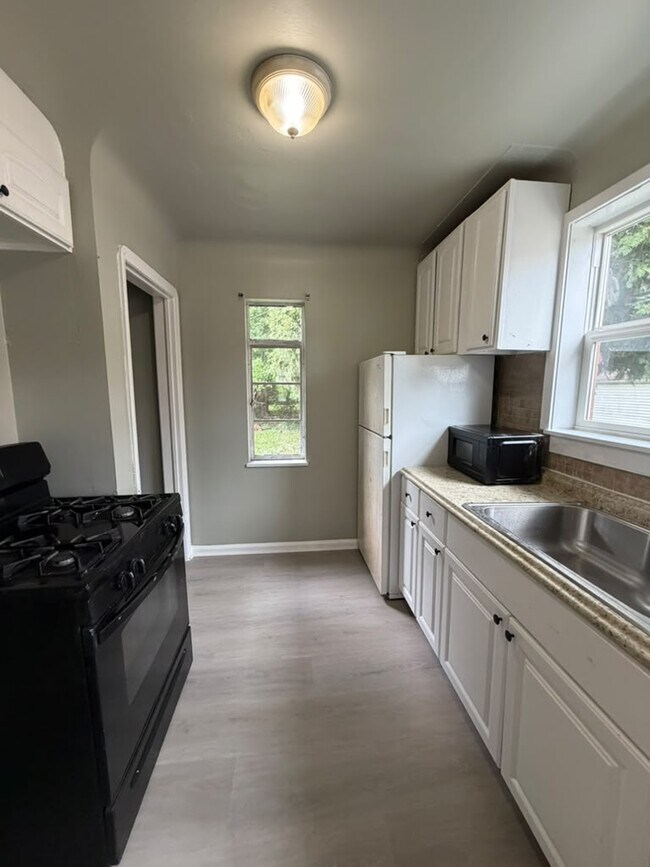 Building Photo - 17928 Chandler Park Dr