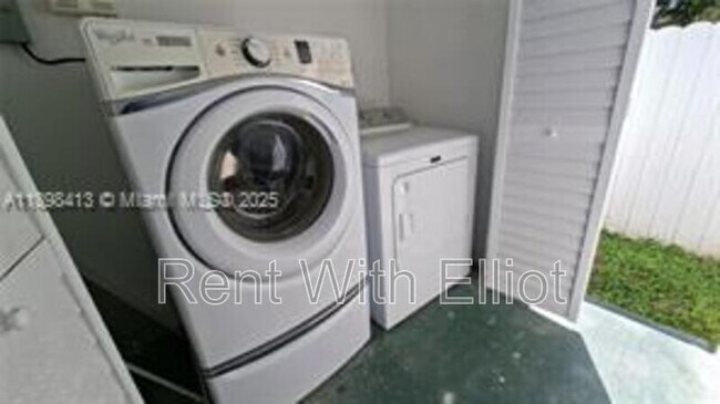 Foto del edificio - 2407 Scott St