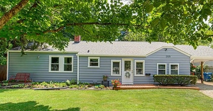 Building Photo - 2325 Durham Dr