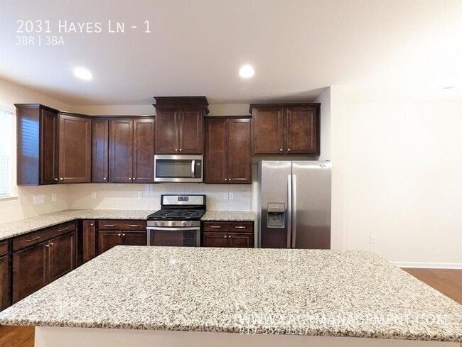 Foto del edificio - 2031 Hayes Ln