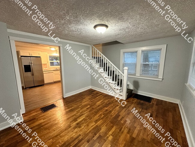 Building Photo - NE Side Huge 4 Bedroom Home