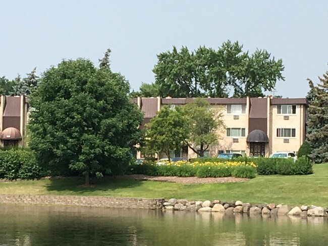 Foto del edificio - 1304 S Hunt Club Dr