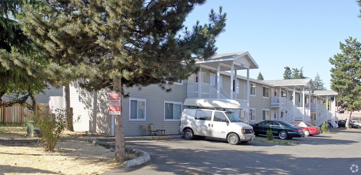 Building Photo - Alpine Apartments