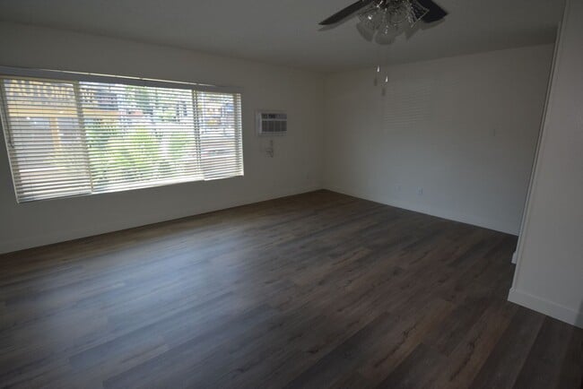 Building Photo - 4414 Woodman Ave