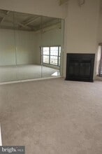 Building Photo - 3 N Christopher Columbus Blvd