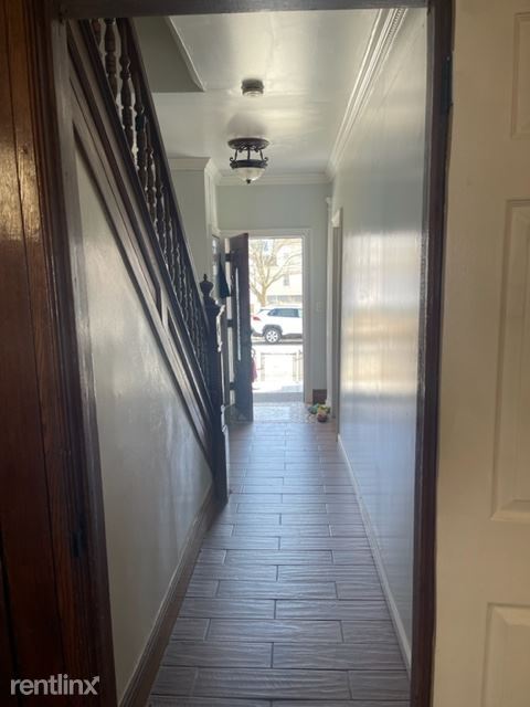 Foto del edificio - 4 br, 2 bath House - 10705 95th ave
