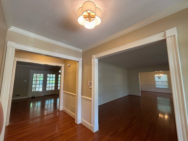 Foto del edificio - 1513 Raeford Rd