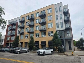 Building Photo - 309 E 5th St
