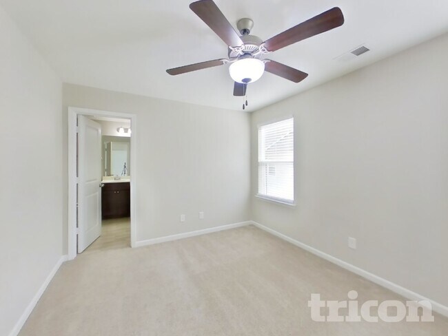 Foto del edificio - 311 Woodfern Ct