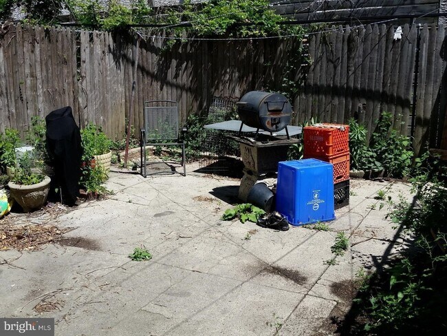 Building Photo - Newly Renovated Temple Student Housing