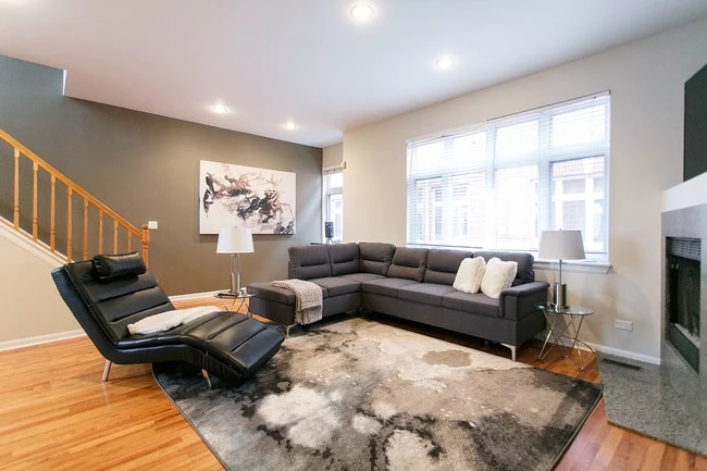 Foto del edificio - 2429 N Clybourn Ave