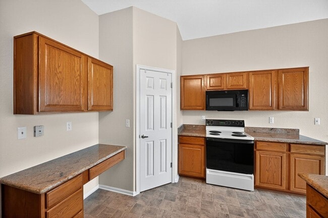 Building Photo - 11131 Park Vista Dr