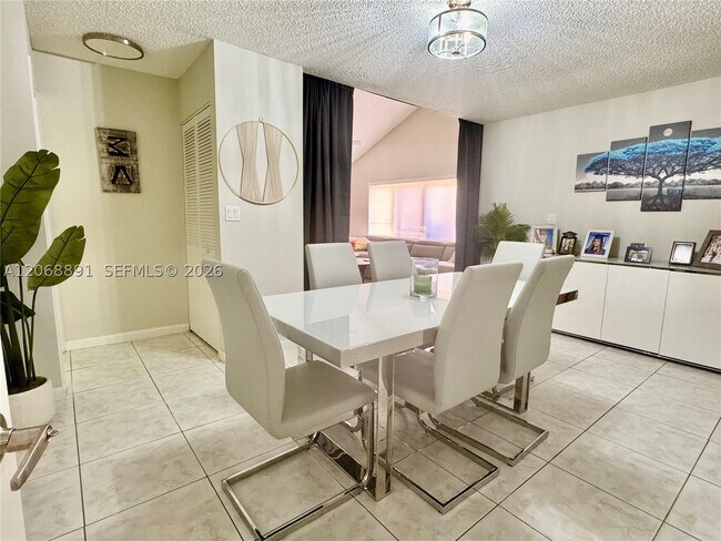 Foto del edificio - 7049 Marlberry Ln