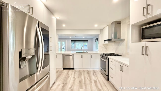 Photo du bâtiment - 1765 Woodview Av