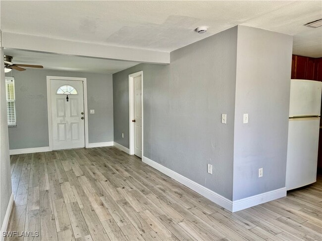 Building Photo - 2169 Barry Dr