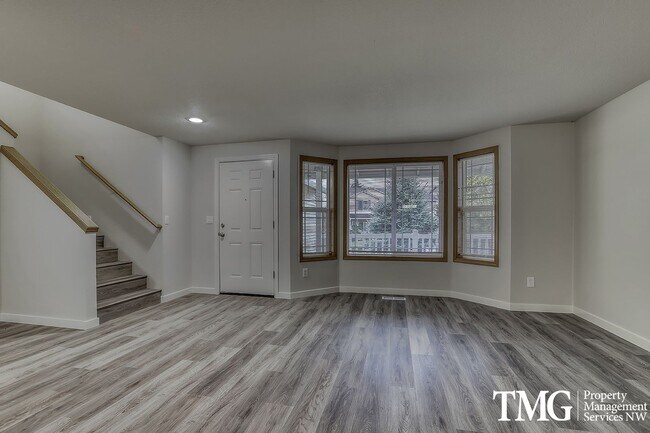 Foto del edificio - Spacious 4 Bedroom/2.5 Bath Hazell Dell Home!
