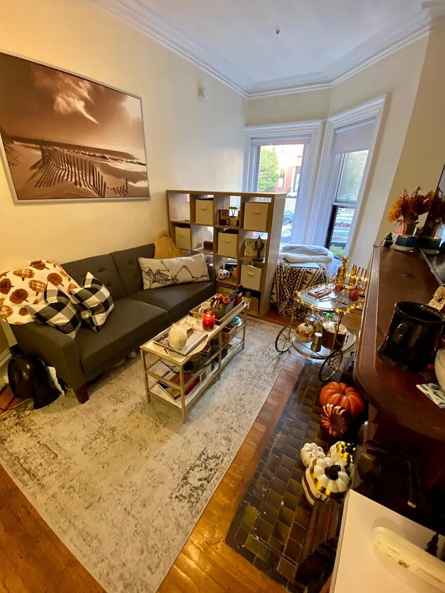 Primary Photo - 307 Beacon St