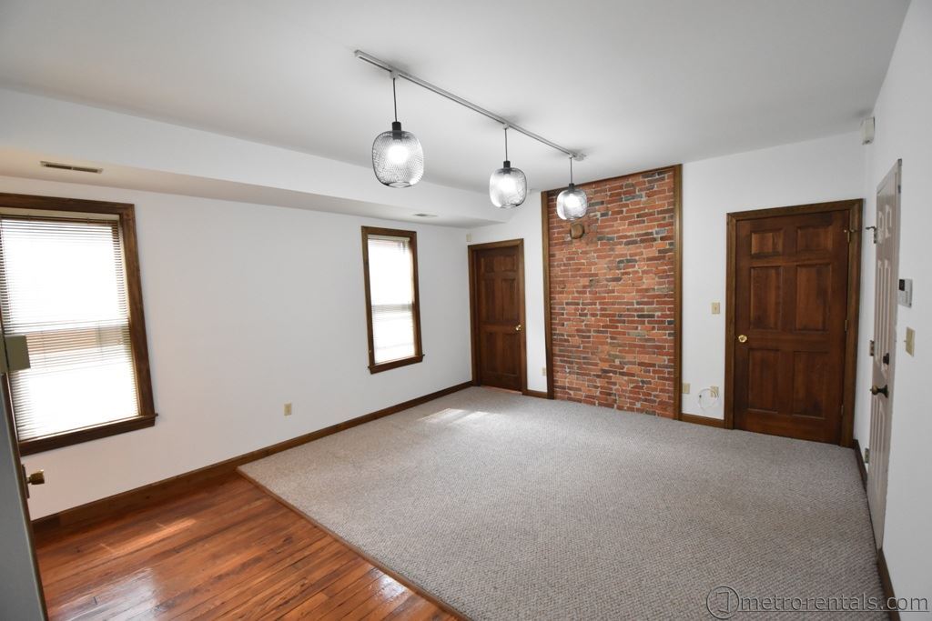 Living room - 37 E Russell St