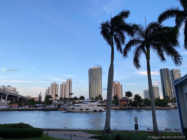 Foto del edificio - 19195 Mystic Pointe Dr