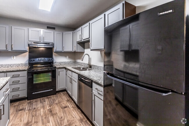 Interior Photo - z-120125-The Callaway