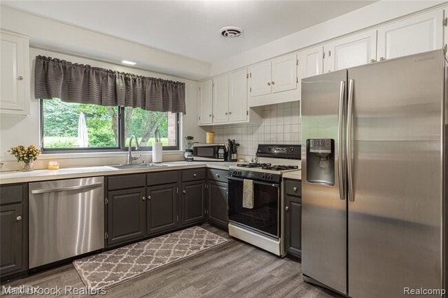 Building Photo - 2 br, 2 bath Condo - 104 E Hickory Grove Rd