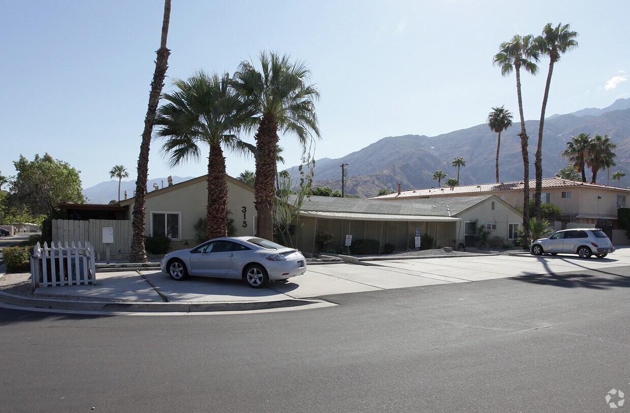 315 E Stevens Rd, Palm Springs, CA 92262 Apartments in Palm Springs