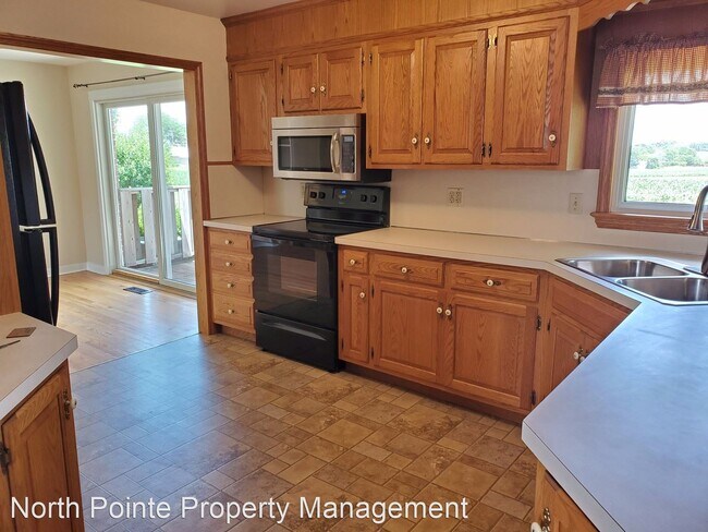 Building Photo - 3 br, 1 bath House - 105 Eastbrook Rd.
