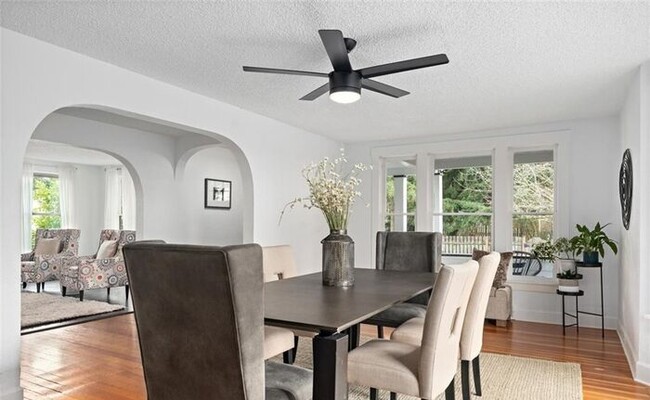 Building Photo - Highly Appealing Updated North End 4 Bedroom!