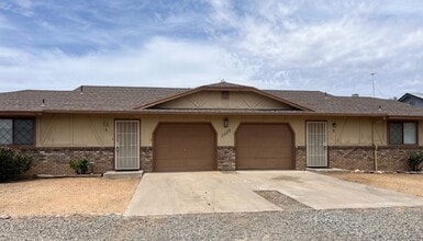 Building Photo - 3028 N Corrine Dr