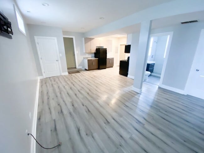 Foto del edificio - 6345 S Winchester Ave