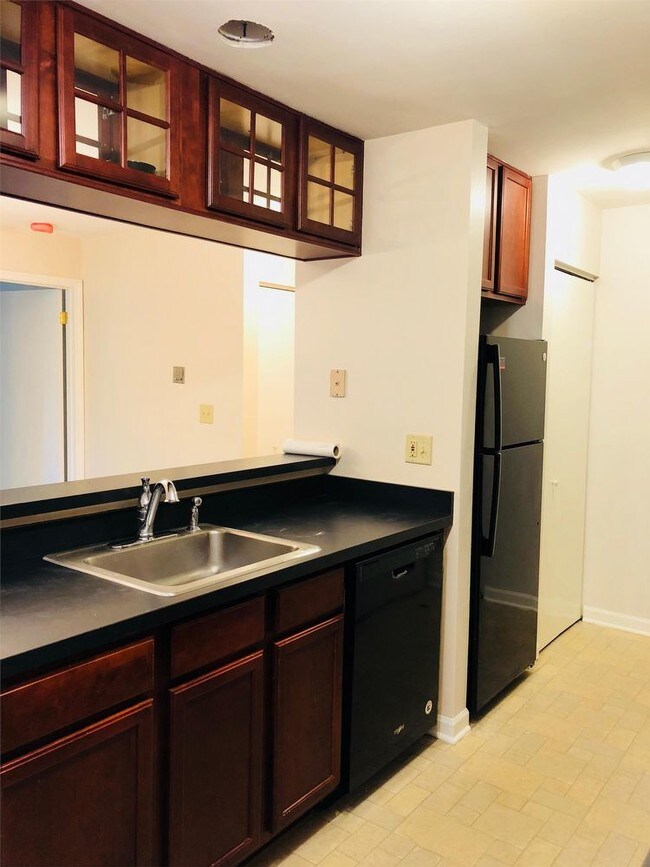 Foto del edificio - 125 Glengarry Drive Unit 202