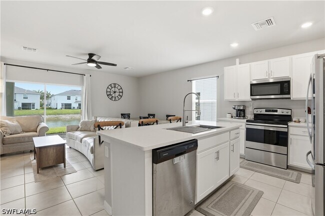 Foto del edificio - 15054 Wildflower Cir