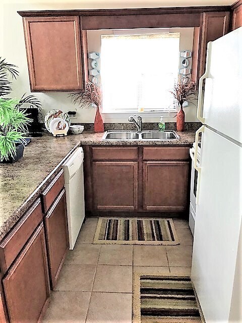 Building Photo - Golf Colony Unit 2B