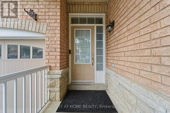 Building Photo - 27 Hawkweed Manor