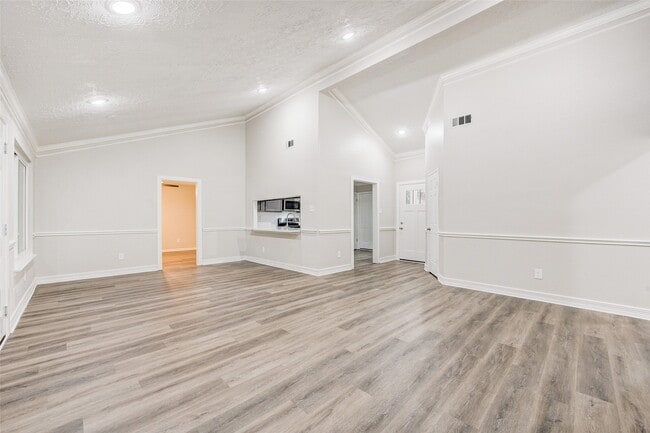 Building Photo - 1823 Grand Park Dr