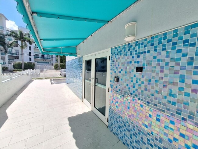 Foto del edificio - 2011 Bay Dr