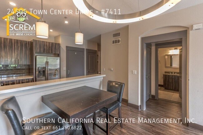 Foto del edificio - 24505 Town Center Dr
