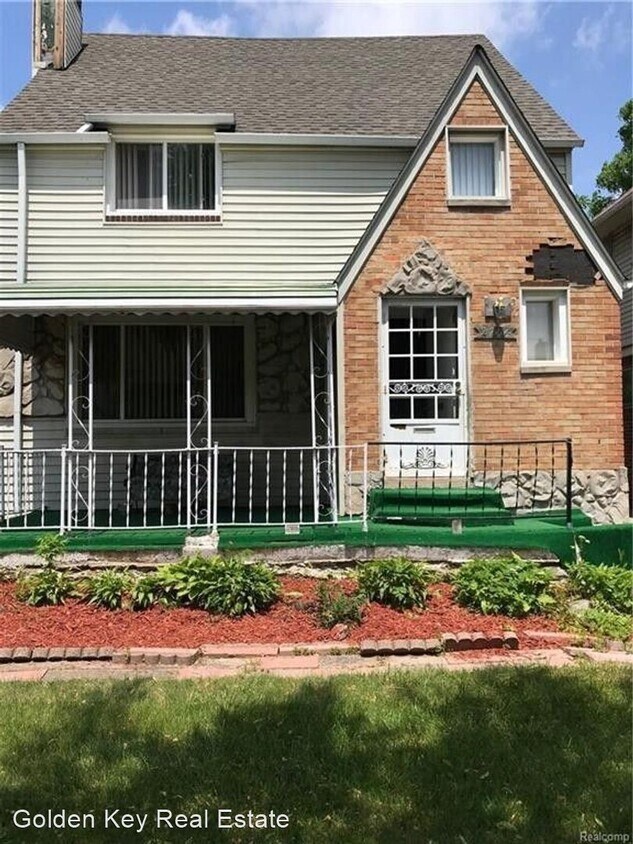 Primary Photo - 3 br, 1 bath House - 2744 Lawrence st