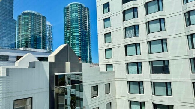 Foto del edificio - Bright Studio at The BayCrest: Your Home in the South Beach Neighborhood- AMSI