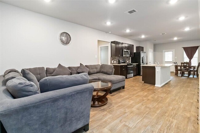 Building Photo - 2845 Wolfcreek