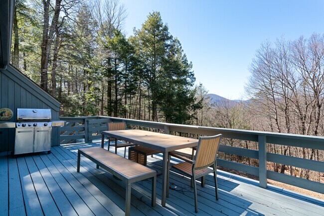 Foto del edificio - 74 Mt Guardian Rd