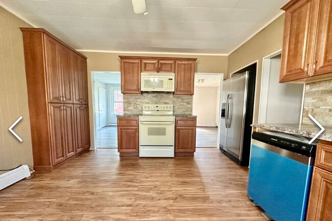 Building Photo - 3 Holmes St