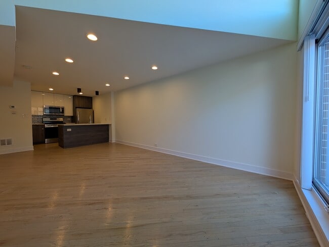 Building Photo - 1014 W Grace St