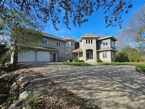 Building Photo - 1209 Lewis Ave SW