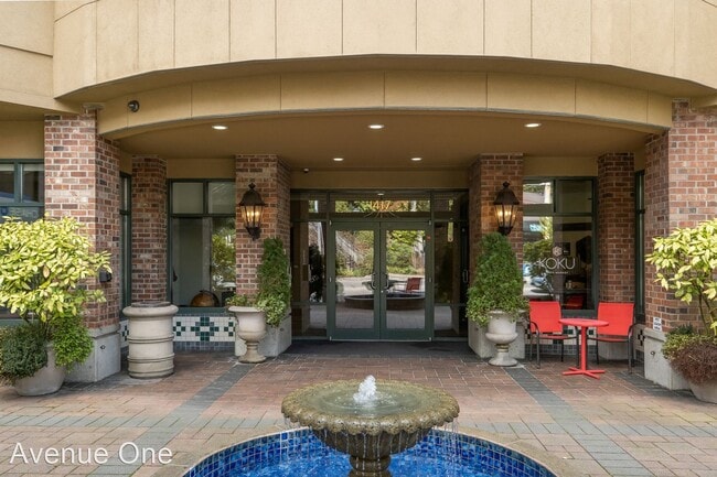 Building Photo - 3 br, 2 bath House - 1417 Queen Anne Ave N...