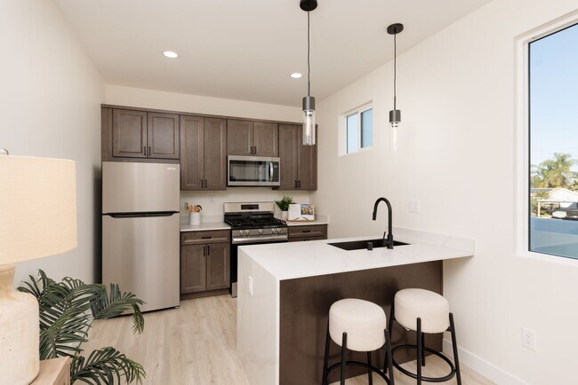 Foto del edificio - Upscale Living Awaits: Brand-New Luxury One-Bedroom Apartment