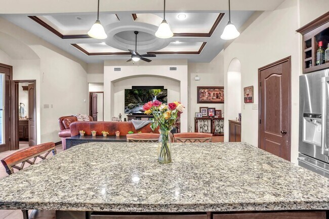 Building Photo - 317 Altozano Dr