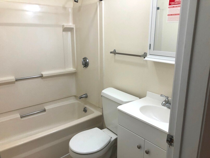 Foto principal - 112 Berkshire St