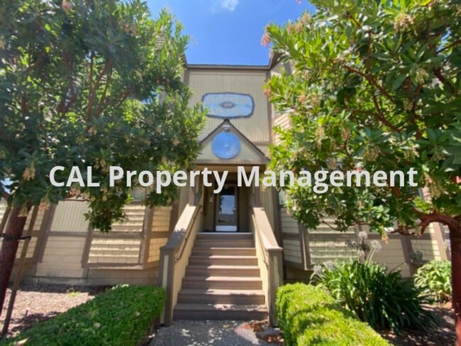 Building Photo - Steinbeck Flats in Salinas, CA!