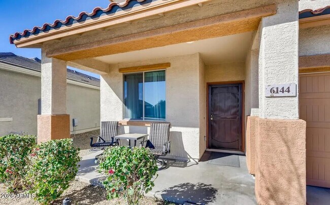 Foto del edificio - 6144 W Freeway Ln